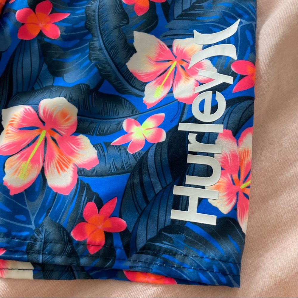 Hurley UPF 50+ Floral Shorts Dri-fit Tee Set 6252 - Picture 7 of 9